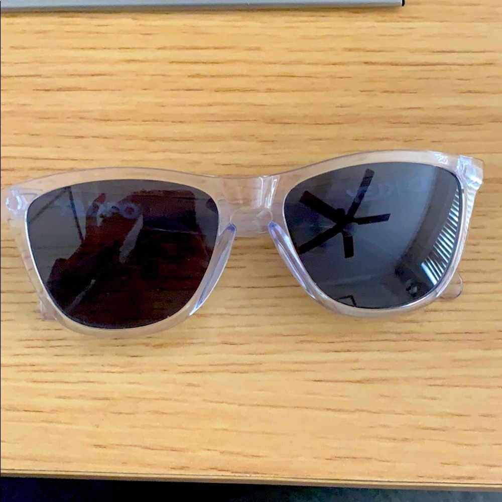 Clear Oakley frog skins sunglasses